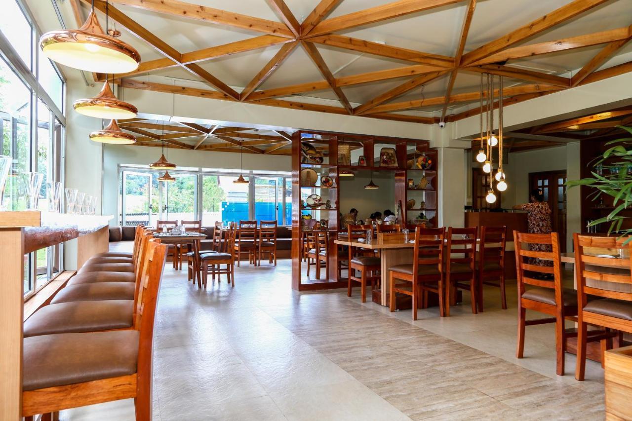The Golf Retreat, Shillong Hotel Bagian luar foto